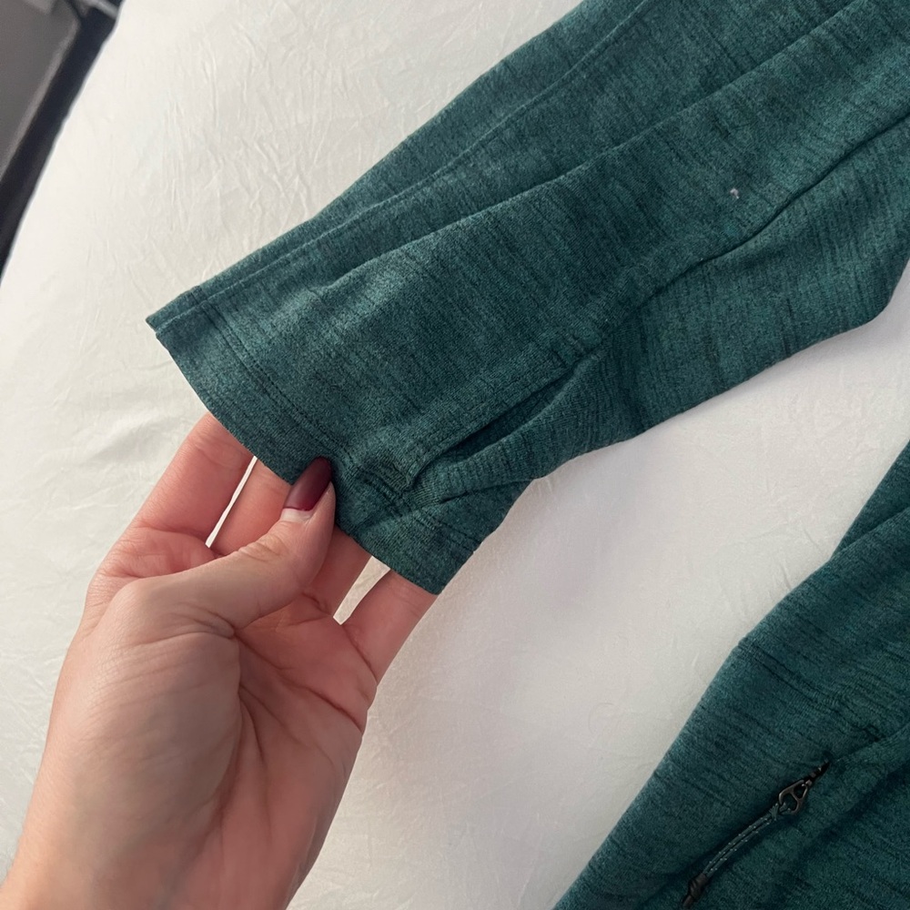 Lululemon Quarterzip - Picture 5 of 5